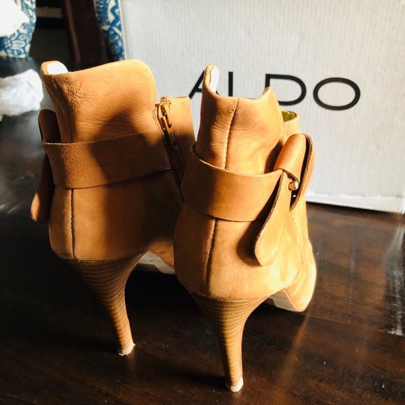 Gorgeous Periera Suede Peep Toe Heel Booties ♥️ - Picture 10 of 13